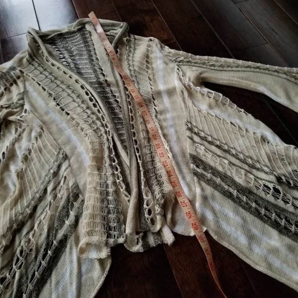 VENUS Crochet Knit Cardigan - Picture 3 of 11